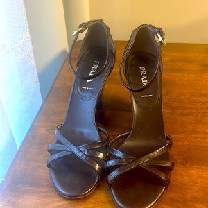 Beautiful black patent leather sandals by PRADA made in Italy 🇮🇹